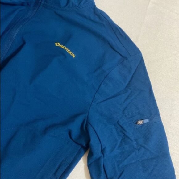 NAVISKIN Women's Packable Water Repellent Hooded Lightweight Windbreaker Jacket - Picture 4 of 9